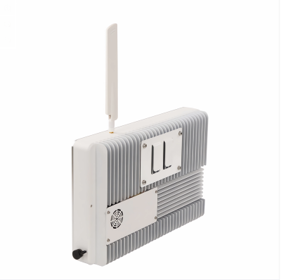 Directional antenna jamming device