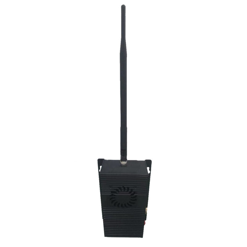 Single antenna VHF radio jammer